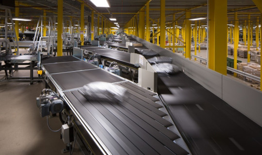 Conveyor Sortation vs. Robotic Sortation: Which System is Best for Your Warehouse?